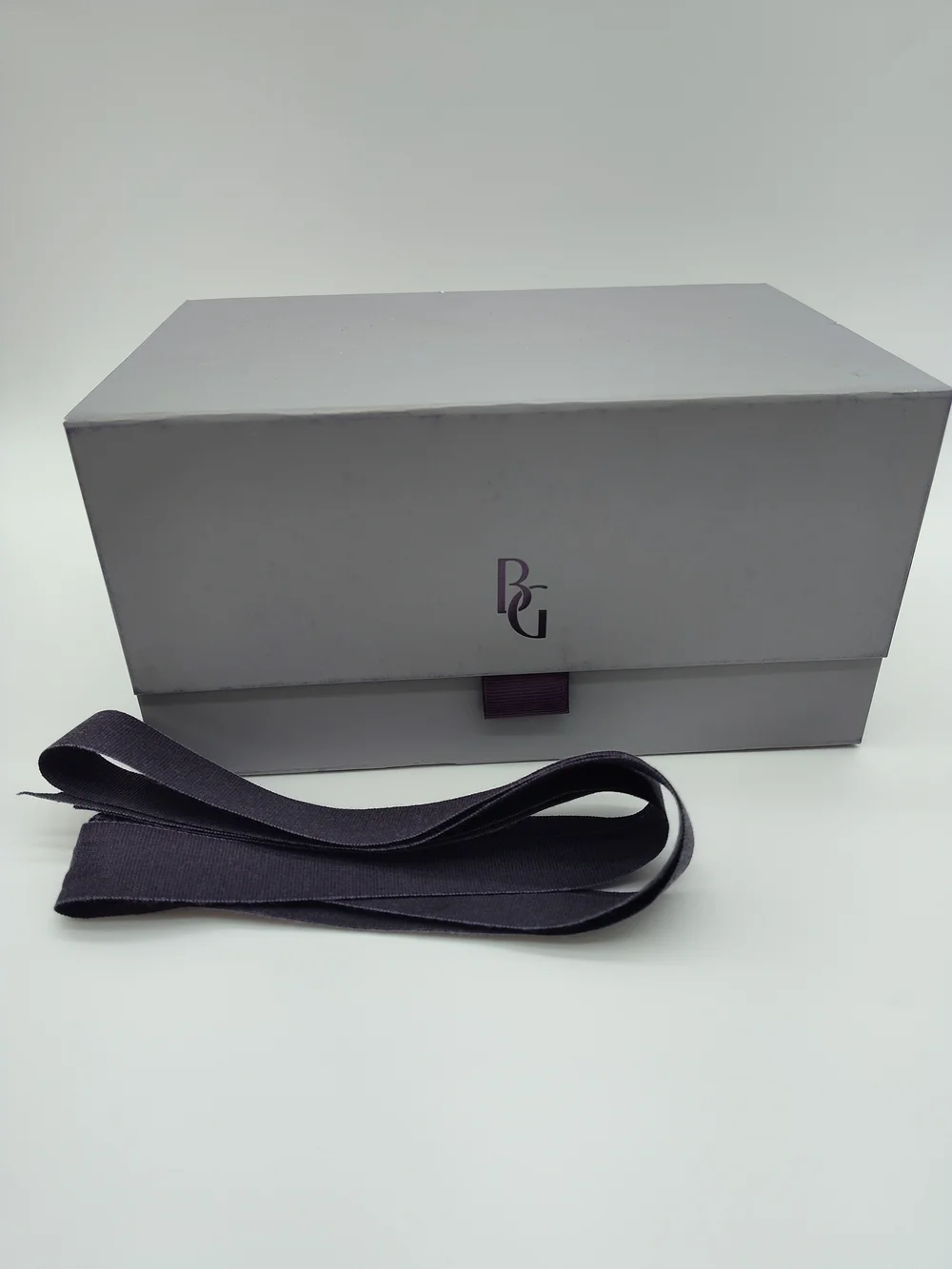 BERGDORF GOODMAN Magnetic Gift Box Ribbon Tissue Luxury Packaging Gray Purple